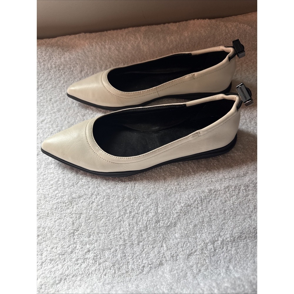 Vince Camuto Bendreta White Leather Pointed Toe Toggle Ballet Flats Size 10M - Picture 8 of 8